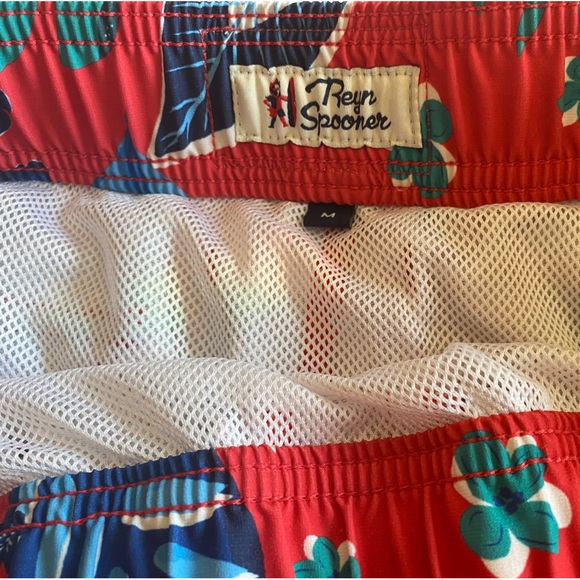 EUC Reyn Spooner trunks - Picture 3 of 3